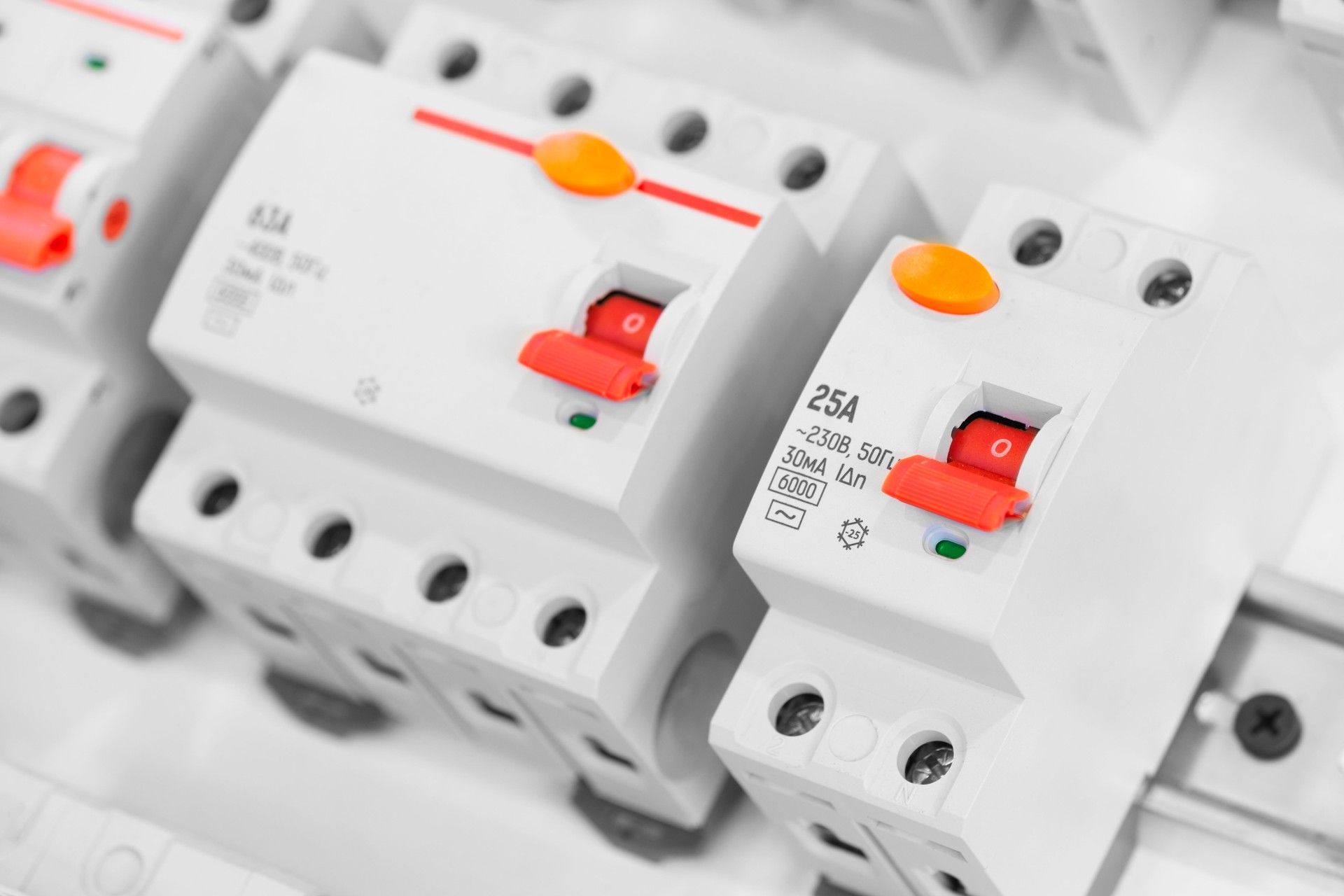 Automatic overload protection devices in the power supply network. Circuit breakers or fuses are an electrical safety device